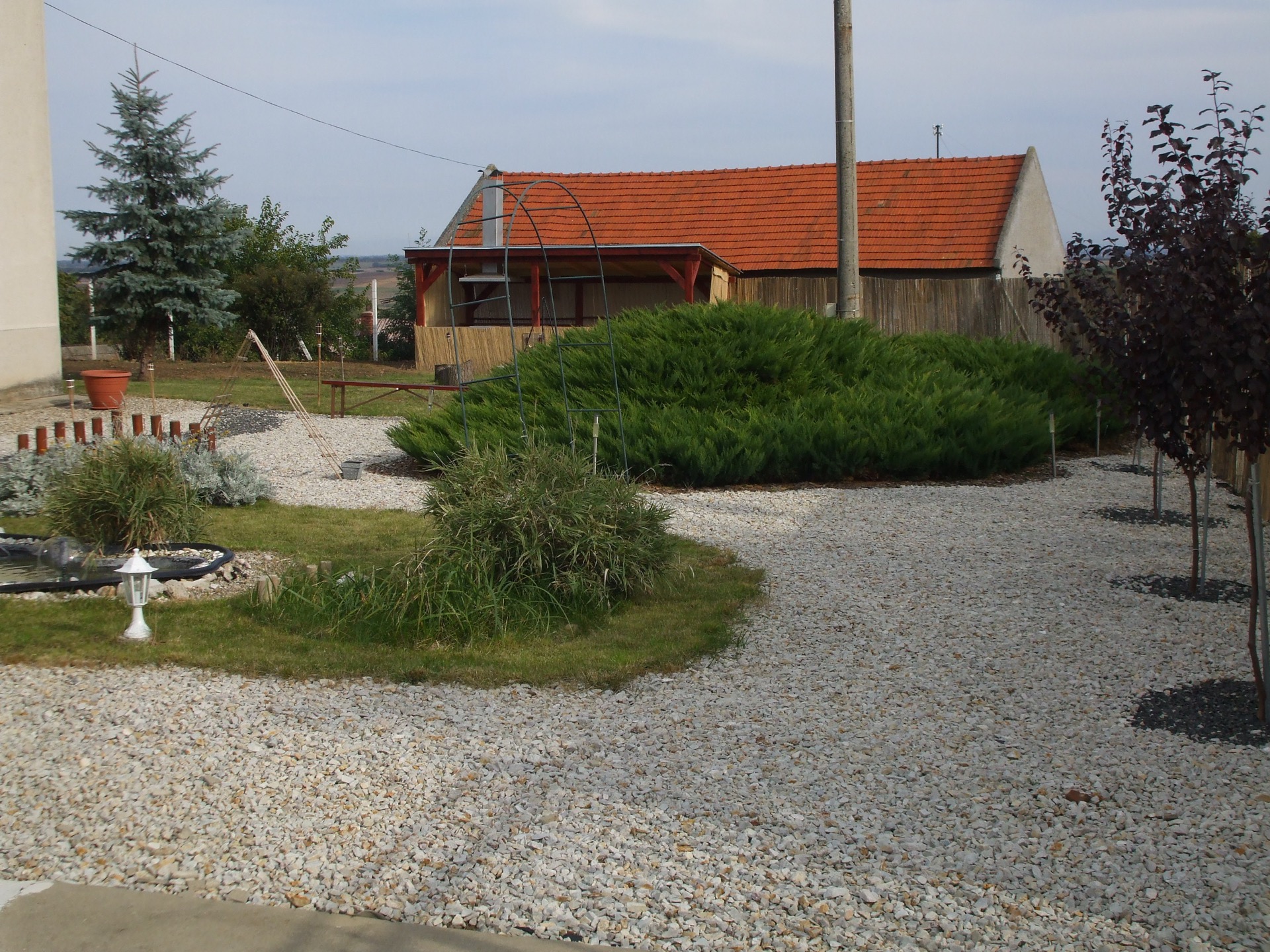 Vonkajšia parková  predzáhradka  