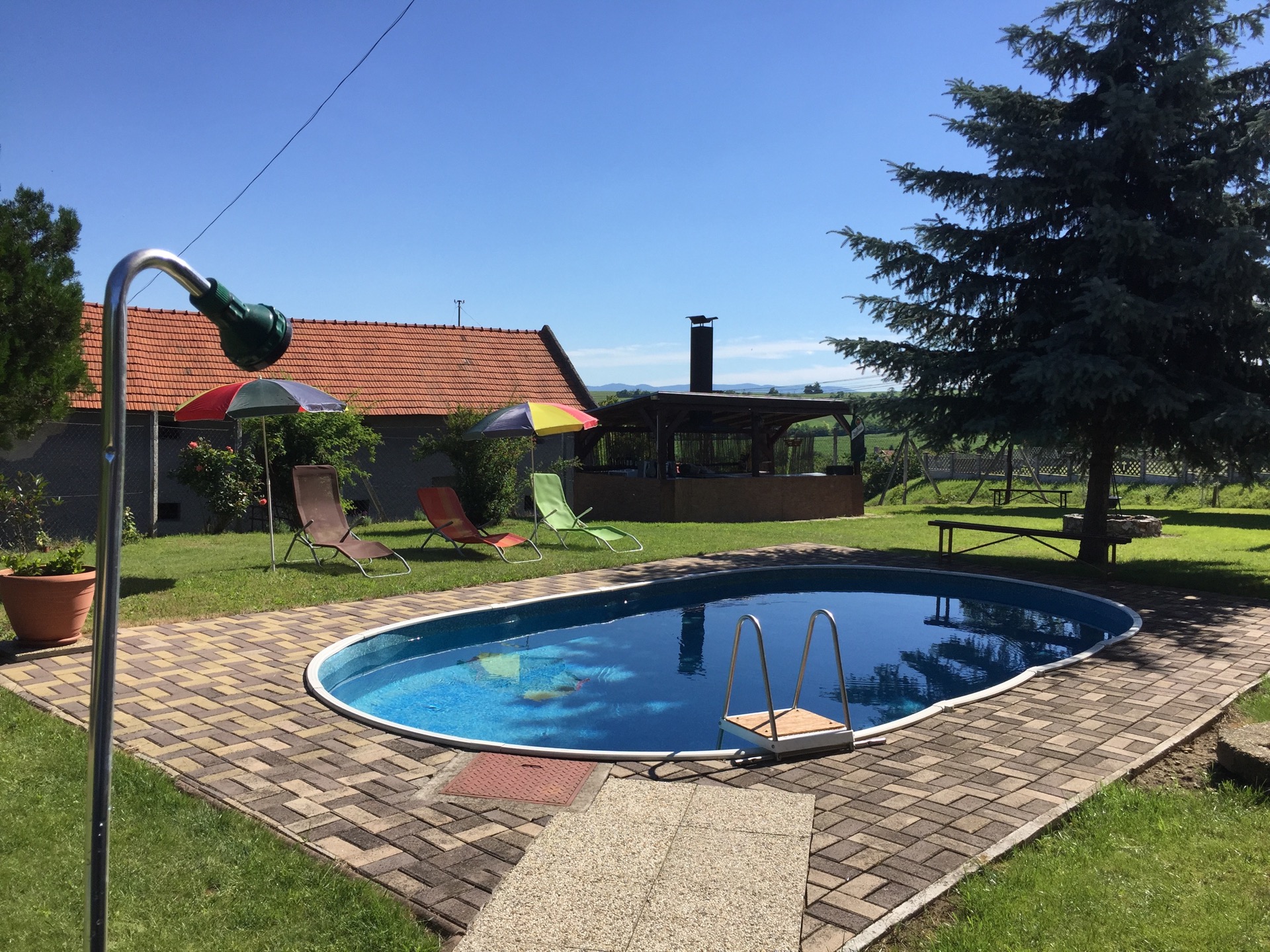 Odych a relax pri bezéne